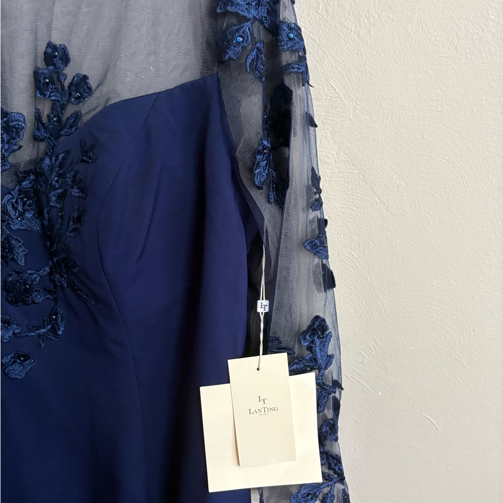 Elegant Navy Blue Lace Dress - Picture 5 of 9